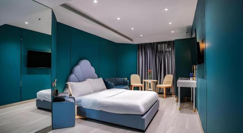 Khách sạn Sunny Day Hotel, Mong Kok 3*