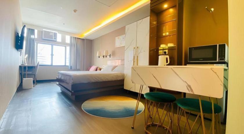 Sunny Day Hotel, Mong Kok 3*